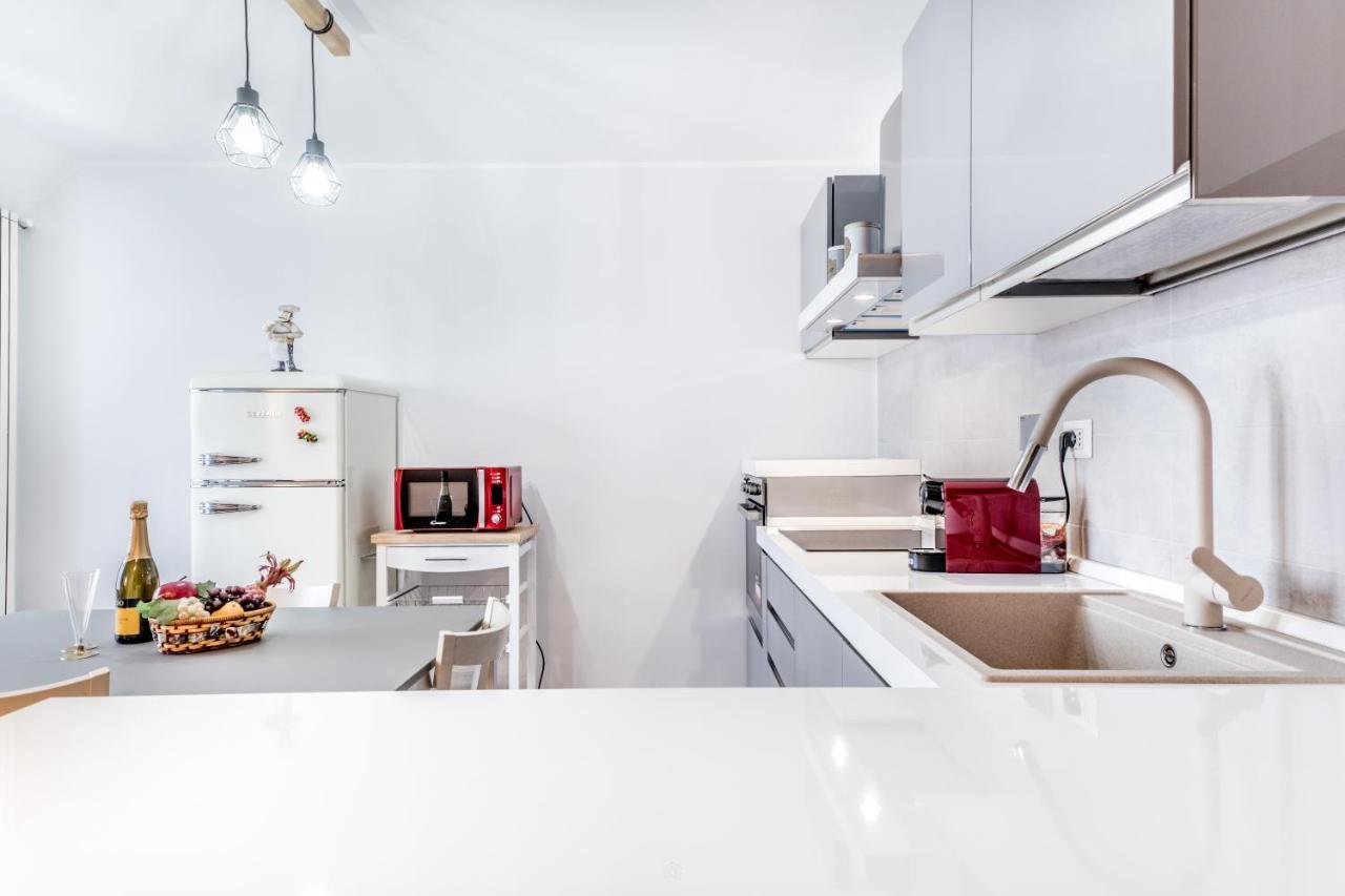 Bbhome Penthouse Bright And Elegant Metro Conca D'Oro Rom Exterior foto